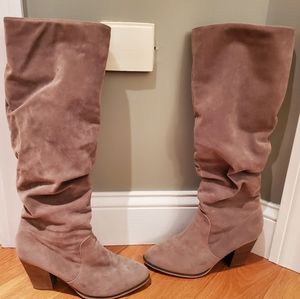 Womens tall boots.